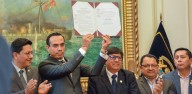 Presidente del Congreso firma autógrafa de ley que permite el octavo retiro de AFP