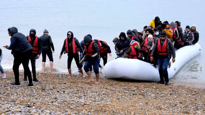 Aparece el cadáver de un niño en una playa de Francia después de que dos mujeres muriesen en un intento de pase