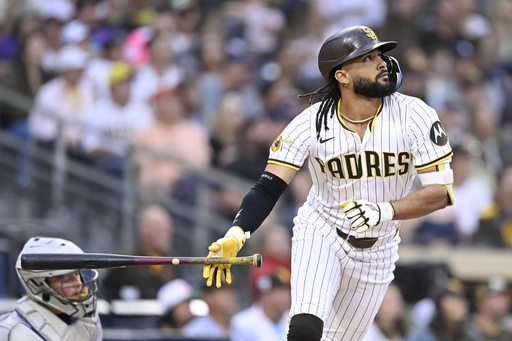 Jonrón de 2 carreras de Tatis inicia racha de 4 cuadrangulares; Padres apalean 11