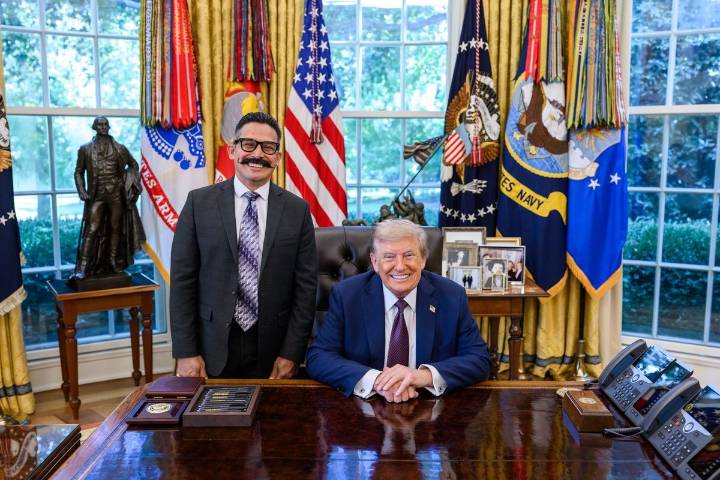 El hijo de "Kiki" Camarena se reúne con Donald Trump en la Casa Blanca