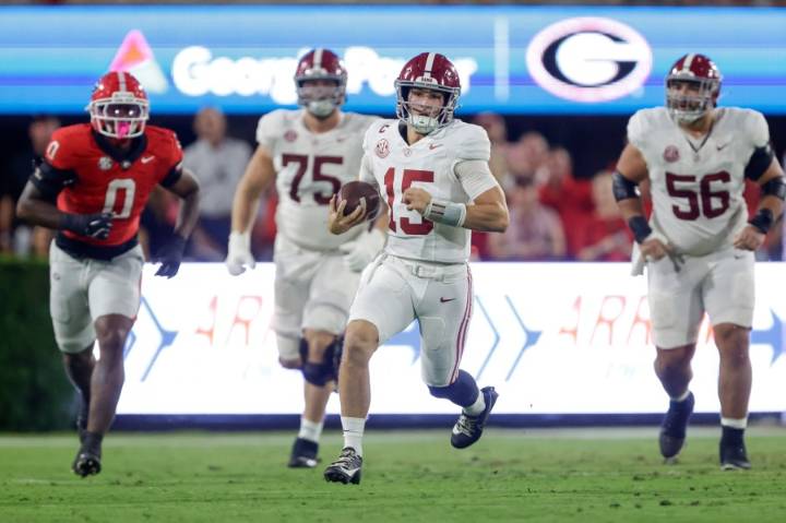 Alabama returns to top 10 in latest AP Top 25