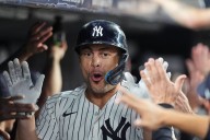 Yankees vencen a Orioles en noche de jonrones de Stanton y Judge para mantener empate con Azulejos