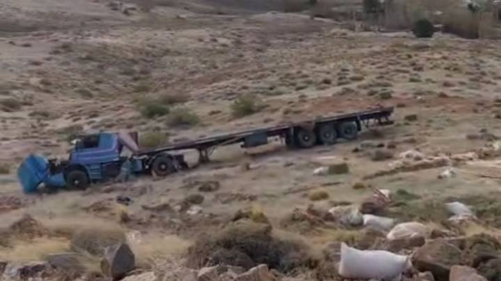 Accidente en Andacollo: un camión perdió los frenos y cayó 40 metros, el chofer resultó ileso