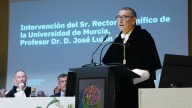 División en la comunidad educativa por la decisión de Luján de seguir como Rector de la UMU