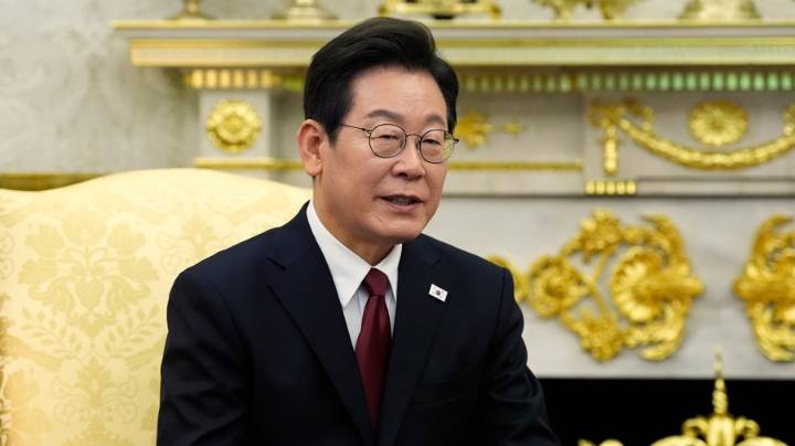 South Korean president calls Hyundai raid ‘unjust infringement’
