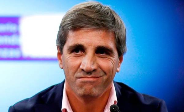 Caputo defendió los nuevos controles cambiarios: “Se cortó un kiosco de unos pocos”