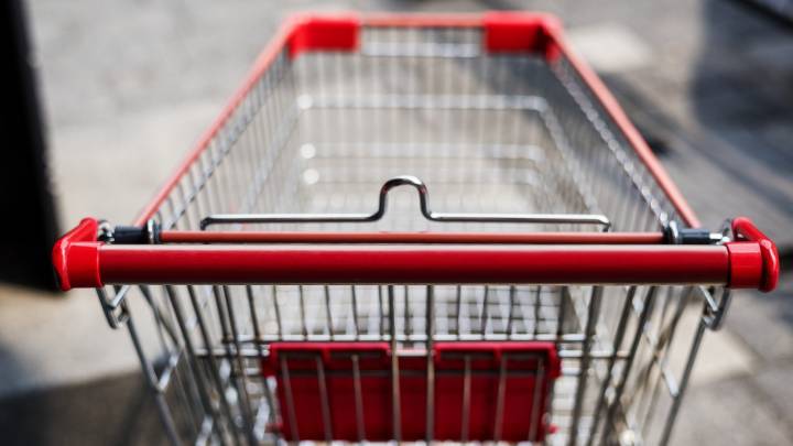 Ahorrar 1.132 euros en la cesta de la compra es posible: estos son los supermercados más caros y más baratos de España