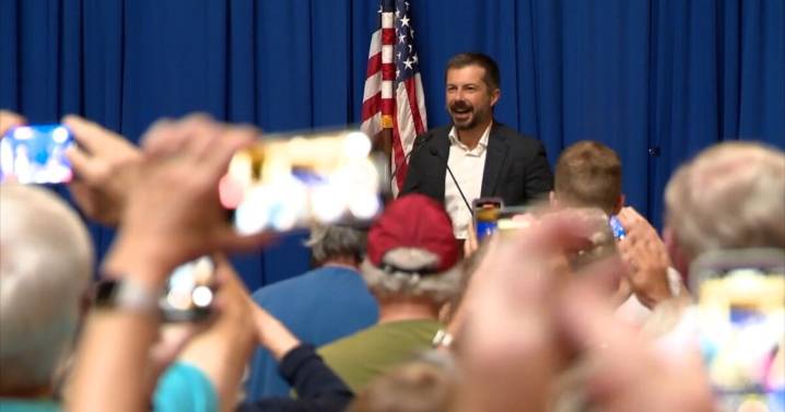 Pete Buttigieg joins democratic rally at Indiana Statehouse against mid