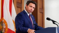 Con firma de DeSantis: la nueva ley de Florida que endurece las penas para quienes huyen de la policía