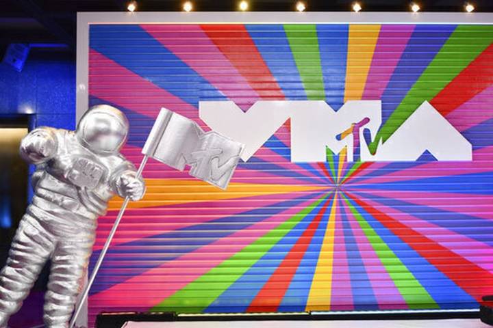 The MTV Video Music Awards are back. Taylor Swift and Beyoncé go head