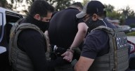 ICE ha arrestado a casi 550 personas en área metropolitana de Chicago en redadas de migrantes