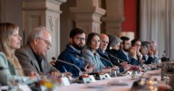 La Moneda cita a partidos políticos a cónclave en Cerro Castillo para abordar presupuesto 2026