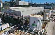 Burlan vigilancia de la Marina y roban material de refinería de Dos Bocas