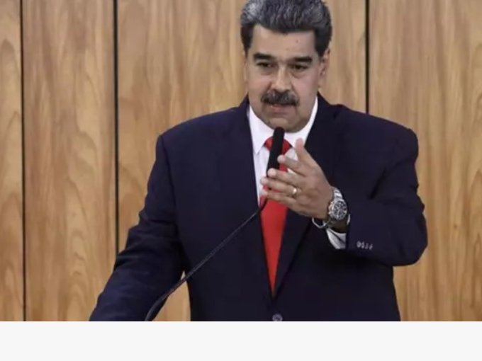 En medio de tensión con EE.UU., Maduro decreta el adelanto de la Navidad en Venezuela