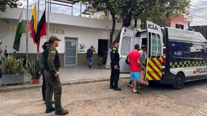Bajo estrictos controles trasladan privados de libertad a la cárcel de Cúcuta