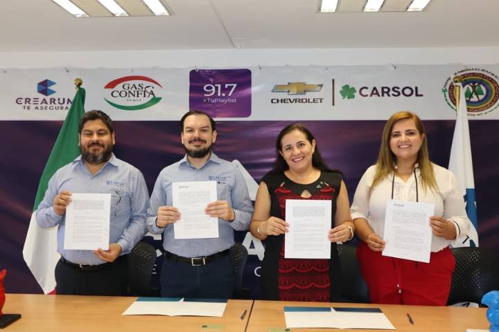 UNIVA Colima firma convenio con CANACO
