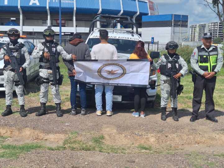 GUARDIA NACIONAL RECUPERA DOS TRACTOCAMIONES ROBADOS