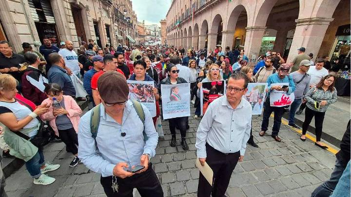 Protestan maestros en Zacatecas durante visita de Claudia Sheinbaum