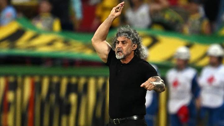 Leonel Álvarez dejó curioso mensaje tras la salida de Gandolfi de Atlético Nacional