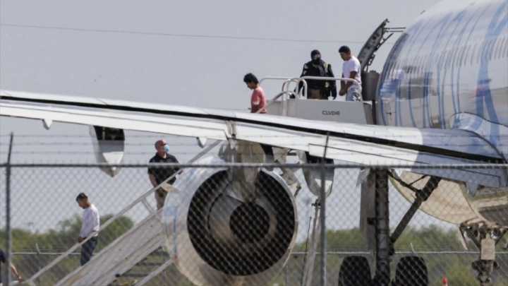 As Guatemalan kids sit in planes on tarmac, judge orders they stay in the US, for now 