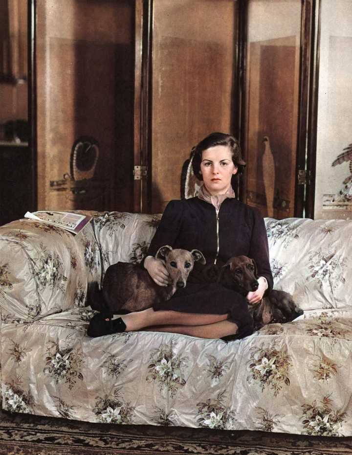 Debo Mitford on her childhood at Asthall Manor, from Nancy's 'coming out' dance to Unity's peach