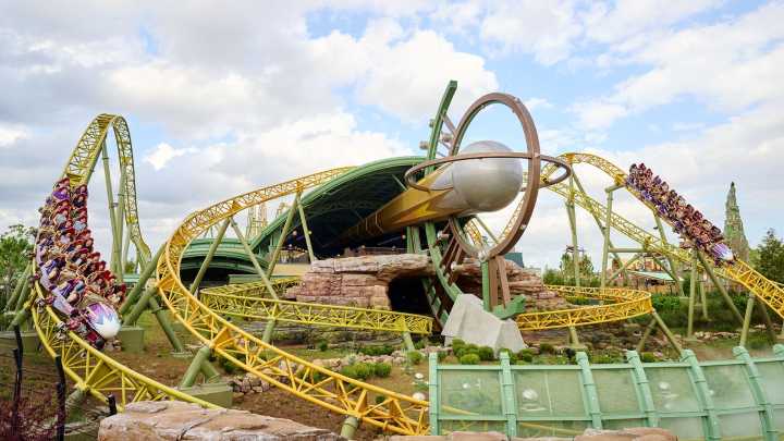 Family’s attorney questions Universal’s response to roller coaster injuries after man’s death