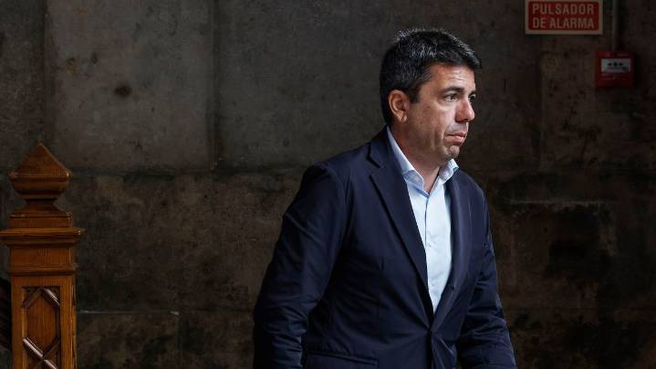 El Parlamento valenciano veta la propuesta de que Mazón no sea aforado pero acepta que declare en el juzgado