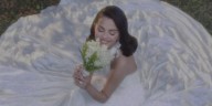 El increíble vestido que lució Selena Gomez para casarse con Benny Blanco