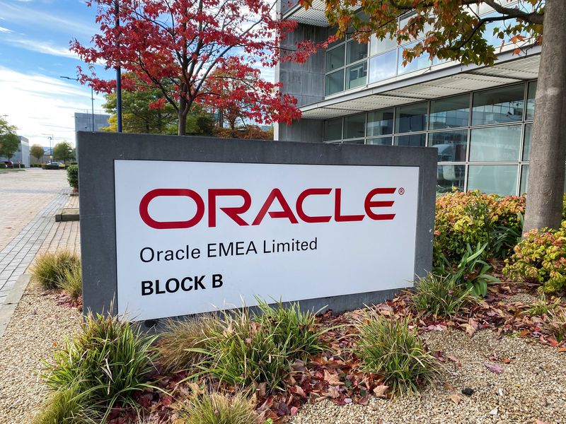 Oracle surges on AI cloud growth as customers race to secure computing capacity