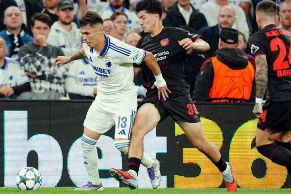 Celebra Huescas cumpleaños con debut y asistencia en UCL