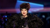 Lady Gaga lleva el look al estilo Merlina ideal para la temporada de otoño 2025 en los MTV VMAs