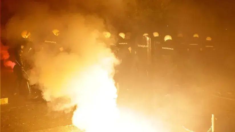 Tensión en Serbia: enfrentamientos entre la Policía y manifestantes durante protestas contra el Gobierno [FOTOS]