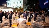 Trump convierte el Jardín de Rosas de la Casa Blanca en un club
