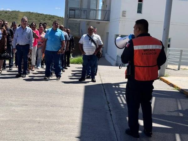 Imparten curso de evacuación de inmuebles agentes de la SSPE