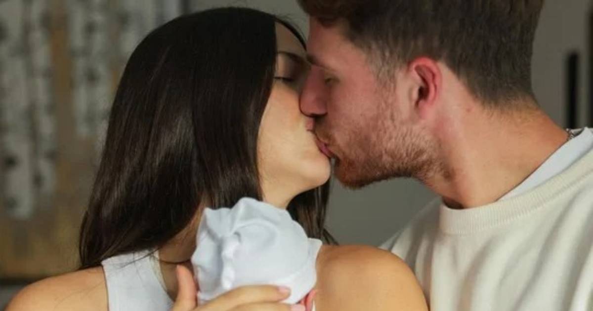 Alexis Mac Allister y Ailén Cova presentaron a Alaia, su primera hija: “Llegó el momento más lindo“