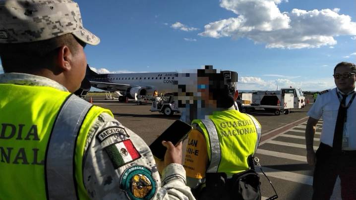 Duranguense se puso “hasta las manitas” en el avión