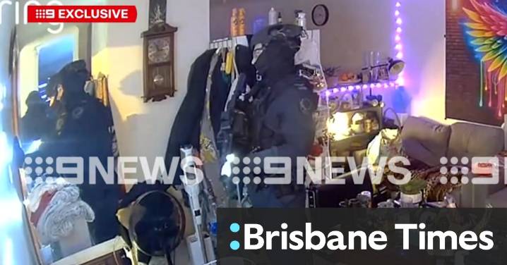 Siege between police and suspect in Adelaide