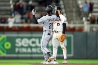 Chicago White Sox rally in 9th to beat Minnesota Twins 4
