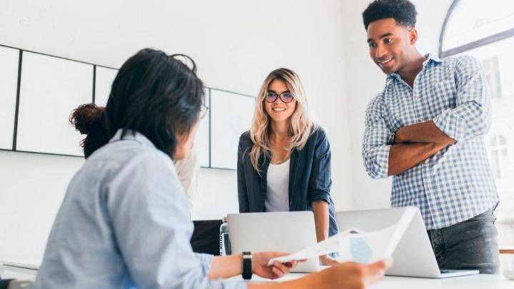 Accenture busca talento en Medellín: hay 50 ofertas de trabajo híbrido en tecnología, contabilidad y administración