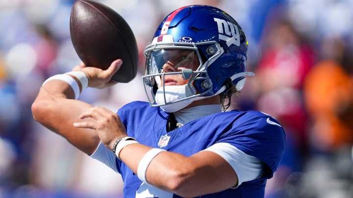 Jaxson Dart scores his first NFL touchdown with Giants. See it here
