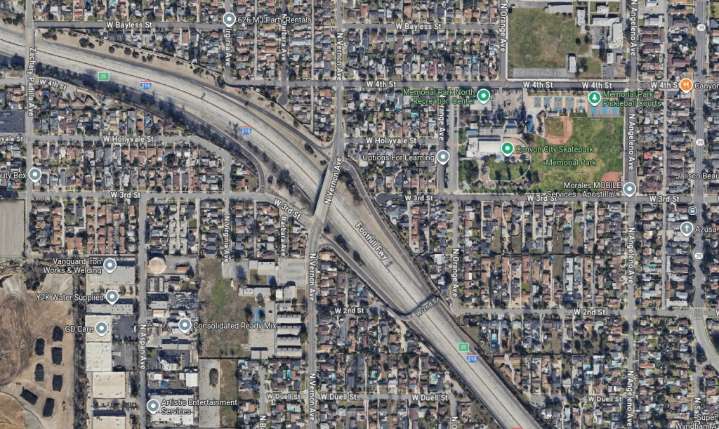 Crash sends thousands of beer cans —  plus kegs — across 210 Freeway in Azusa