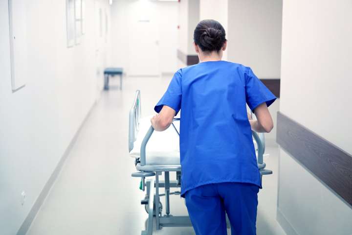 Ataque con hacha en Safeway de DC deja a un empleado hospitalizado