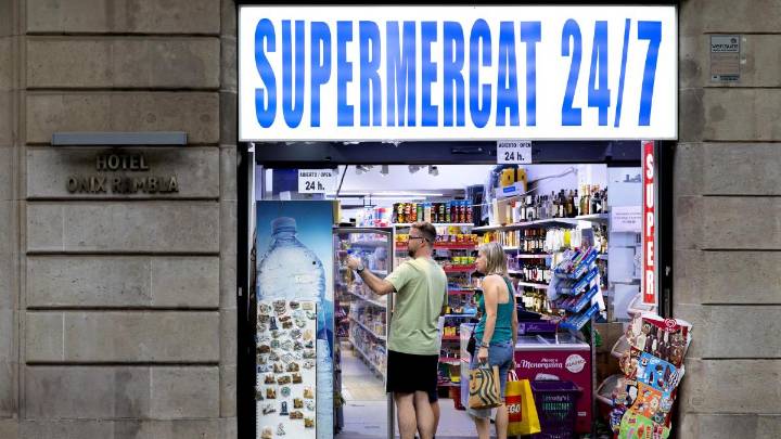 Barcelona detecta 2.700 incidencias en 200 súpers 24 horas inspeccionados en dos años