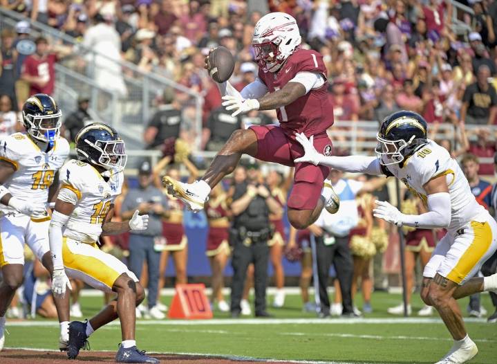 Deadspin | No. 7 Florida State's record-setting rushing attack rams Kent State