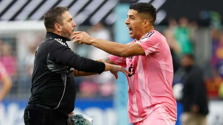 Luis Suárez escupe a entrenador rival: polémica mundial tras la final de la Leagues Cup -
