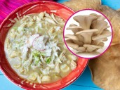Receta de pozole vegano con setas y flor de calabaza