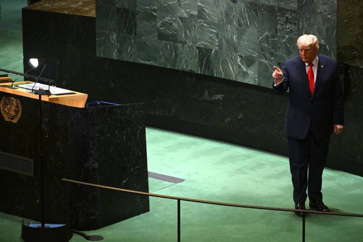 Trump: “Lo único que me dio la ONU es un teleprompter roto y unas escaleras estropeadas”