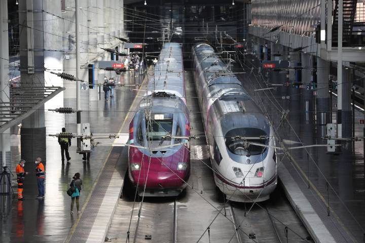 Recuperación gradual del tráfico en los trenes de alta velocidad con origen y destino Madrid tras un fallo informático de Adif