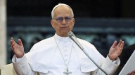 El papa dice a los nuevos obispos que los abusos en la Iglesia «no pueden meterse en un cajón»