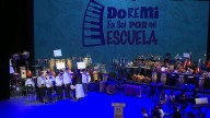 Entrega Brugada 3 mil instrumentos para clases en primarias y secundarias